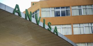 Anvisa manda recolher fitas de clareamento dental