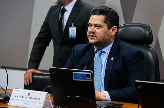 Senador Davi Alcolumbre Dosimetria: Alcolumbre promulga lei que beneficia condenados pelo 8/1