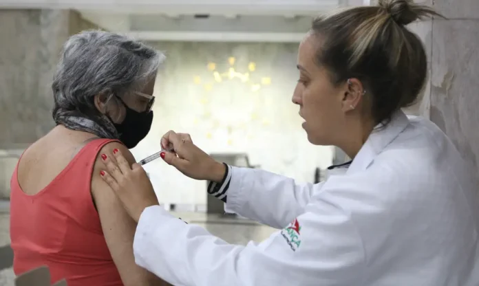 vacina-covid-rovena-rosa-agbr Boulevard Shopping terá ponto de vacinação contra gripe neste sábado (9)