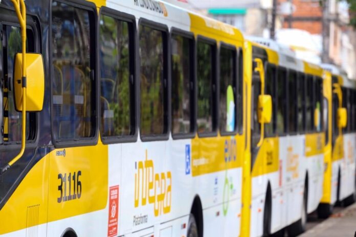 Ônibus urbanos de Salvador Rodoviários protestam nesta terça (5) em Salvador