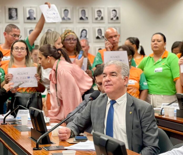 Projeto é de autoria do deputado baiano Zé Neto Comissão da Câmara aprova PL que obriga prefeitos a pagar piso dos agentes de saúde