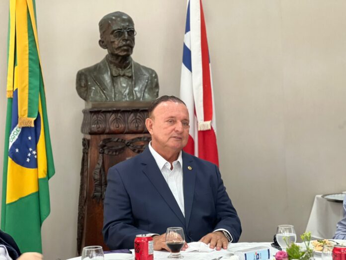 Adolfo Menezes