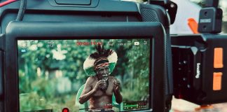 Documentário mostra luta do povo tupinambá por suas terras, sobrevivência, história e mantos sagrados