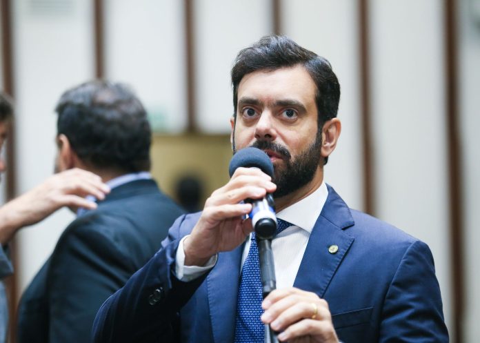 Deputado Tiago Correa