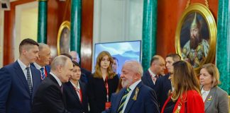 Vladimir Putin recebe Lula em Moscou
