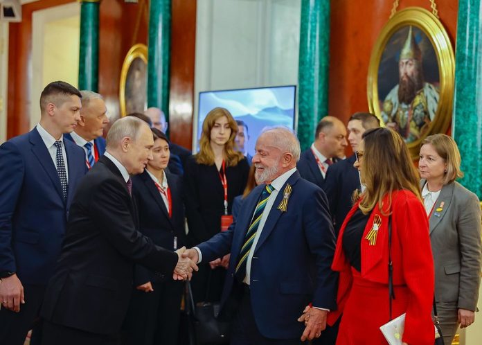 Vladimir Putin e Lula Vladimir Putin recebe Lula em Moscou