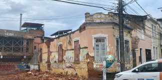 Imóvel desaba no bairro de Nazaré, em Salvador; não há registro de vítimas