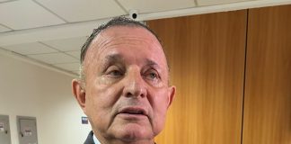 “Foi um ato falho do governador”, diz Adolfo Menezes sobre fala de Jerônimo contra bolsonaristas