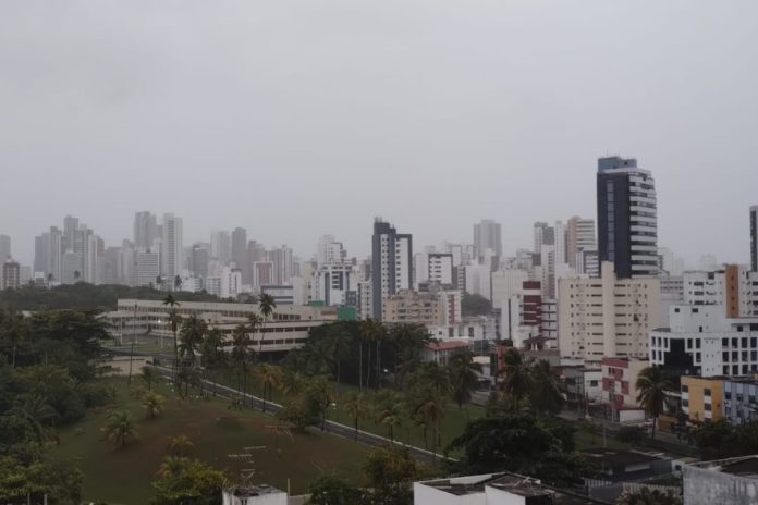 Salvador deve ter chuva fraca a moderada nesta terça-feira, informa Codesal
