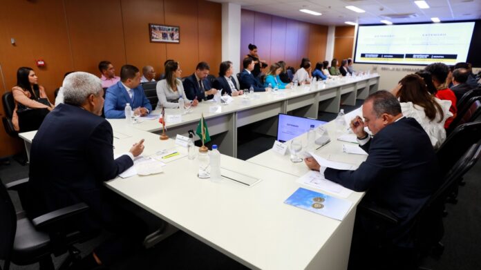 Jerônimo Rodrigues tem reunião com prefeito de Senhor do Bonfim
