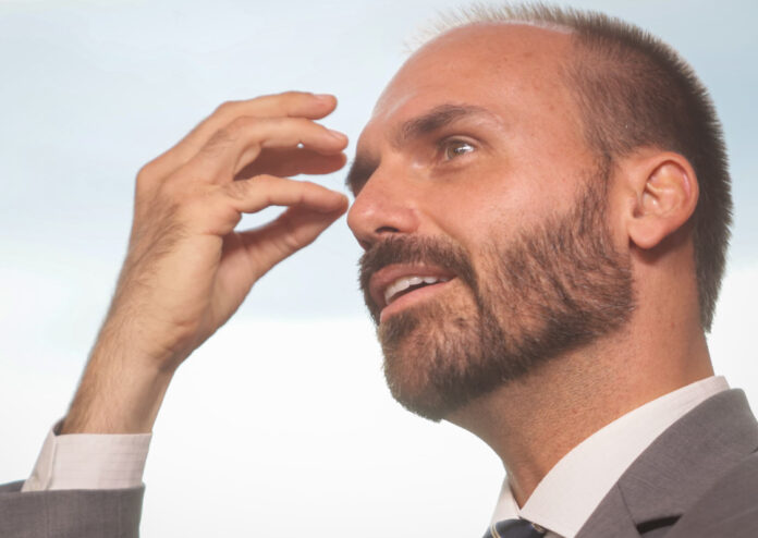 Por unanimidade, STF condena Eduardo Bolsonaro no caso do tarifaço