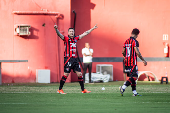 Renato Kayzer Vitória