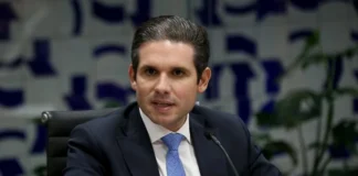 Hugo Motta confirma PEC do fim da escala 6x1 sem corte de salário e transição de um ano