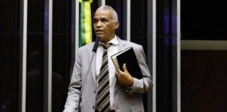 Pastor Isidório se veste de mulher e ataca pessoas trans: “Mulher tem ovário”