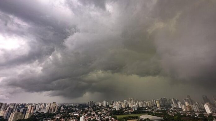 Inmet emite alerta de queda de temperatura para 371 municípios baianos