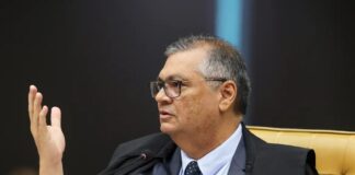 Dino pede que Câmara explique viagem de Mário Frias ao exterior