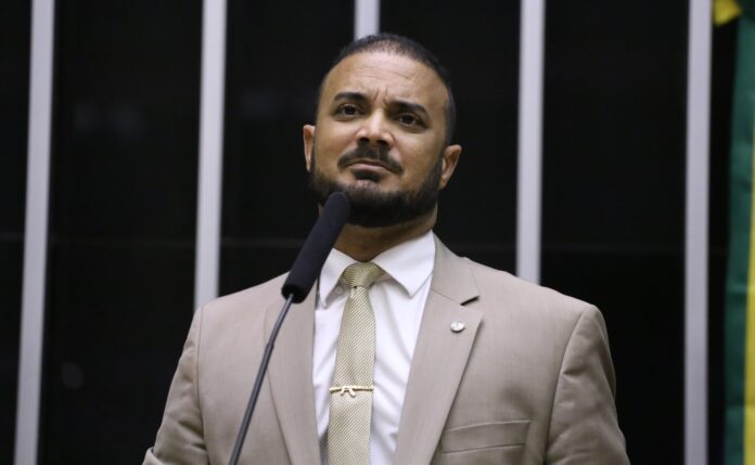 Capitão Alden Capitão Alden propõe mudanças na carreira militar na Bahia