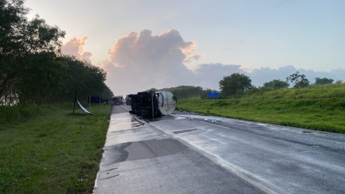Caminhão tanque