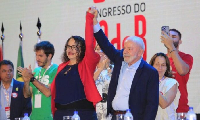 Congresso-do-PCdoB-Lula-conclama-militancia-a-derrotar-extrema-direita-780x470