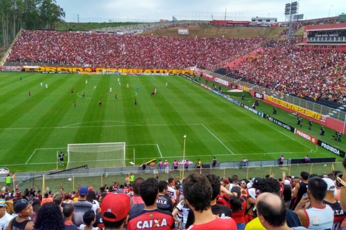 Barradão Vitória recebe Coritiba em busca de encerrar jejum no Brasileirão