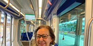 Lídice compara entregas do metrô e VLT com promessa de ônibus com ar-condicionado