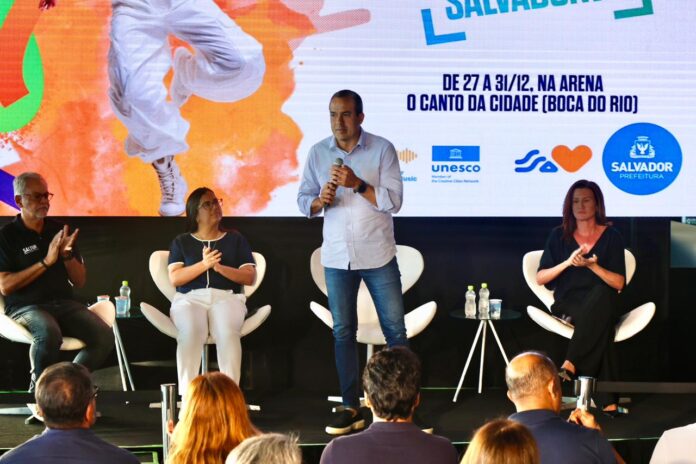 Prefeito Bruno Reis com pessoas em situação de rua
