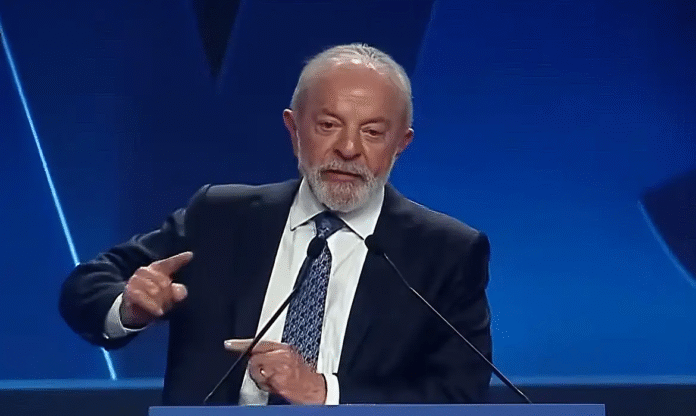 Lula pede minuto de silêncio por mortos e enviará ministro à Venezuela