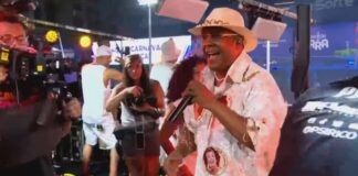 “Que é isso, policial?”: Márcio Victor interrompe trio e reclama de ação na Barra-Ondina