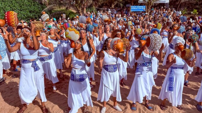 agbelas Agbelas se destacam na Festa de Iemanjá e levam Oferenda Musical ao Rio
