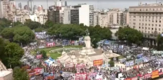 Senado da Argentina aprova reforma trabalhista em meio a protestos e confrontos
