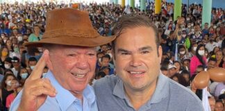 Cacá Leão homenageia João Leão pelos 80 anos