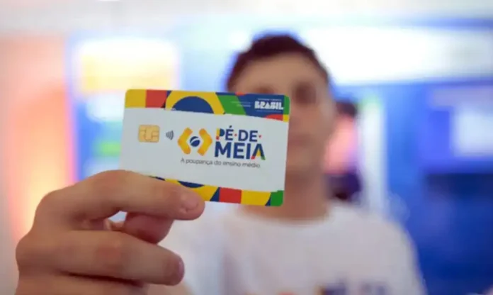 Pé-de-Meia paga primeira parcela para nascidos em novembro e dezembro
