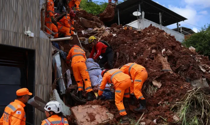 chuvas minas mg Enchentes em MG: sobe para 64 o número de vítimas