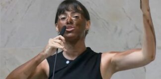 Deputada usa blackface na Alesp para criticar Erika Hilton