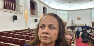 Aladilce destaca importância da democracia e resistência contra a ditadura militar