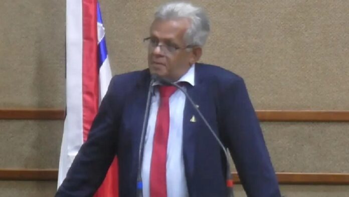 raimundo Deputado se refere a Olivia Santana com "negra de coração branco"