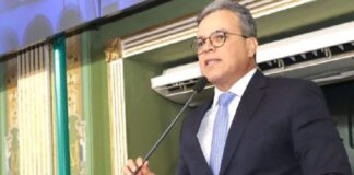 Ricardo Almeida propõe proteção de dados de servidoras sob medida protetiva