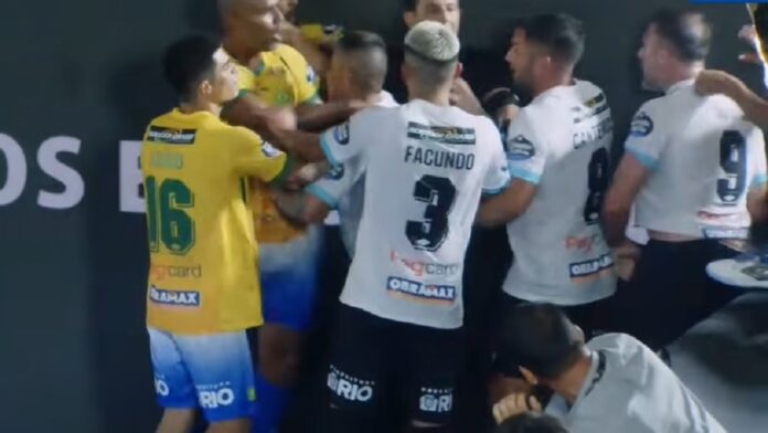 showbol Clássico entre Brasil e Argentina no showbol termina em confusão