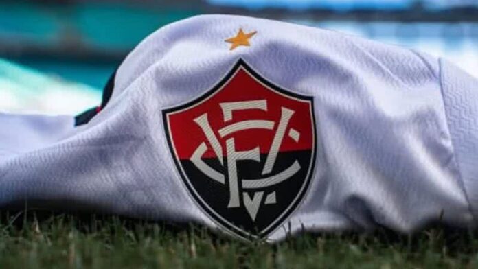 ec vitória QUERIA DE VOLTA? Meia do Vitória se destaca em líder da Série B