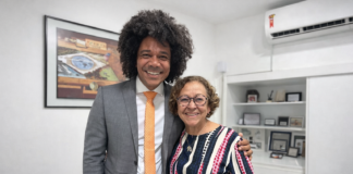 Professor Marinho se filia ao PSB e lança pré-candidatura