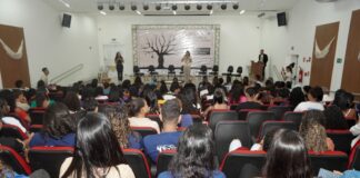 Jandi Barreto apresenta "Nos Arrodeios do Sentir" na Bienal do Livro 2026