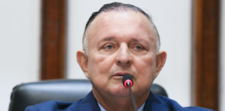 Com 51 votos, ALBA aprova indicação de Adolfo Menezes para cargo no TCM