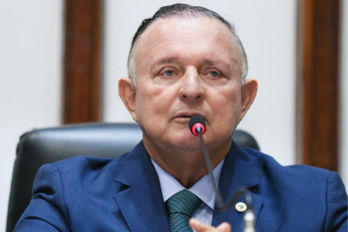 adolfo menezes deputado estaduaç Com 51 votos, ALBA aprova indicação de Adolfo Menezes para cargo no TCM