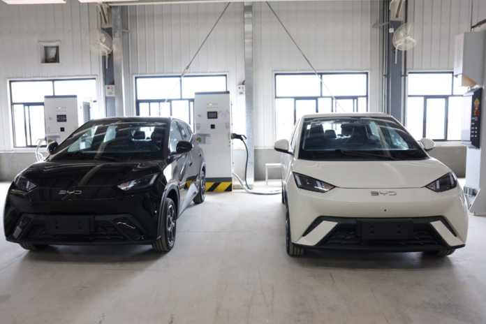 Projeto propõe carregadores de carros elétricos em estacionamentos da Bahia; entenda