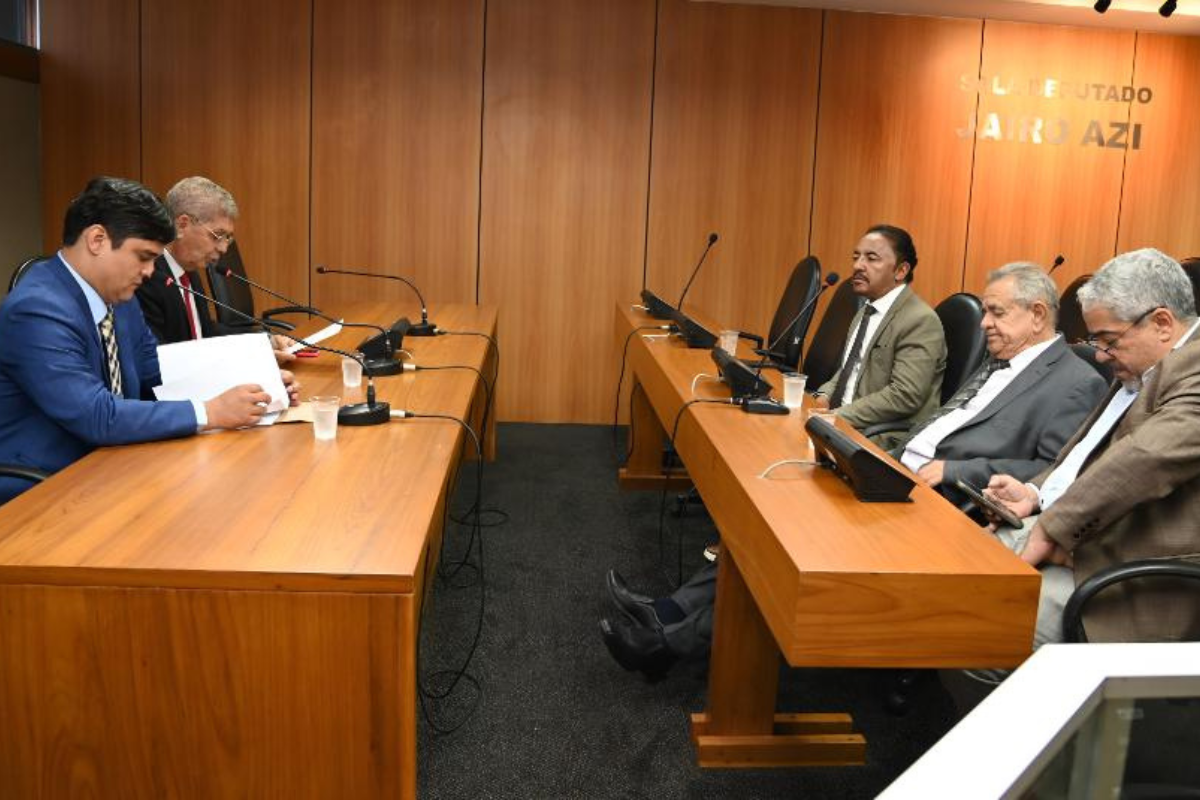 Contas do governo Jerônimo são aprovadas por comissão na ALBA