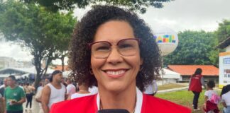 Titular da Seades destaca integração entre governos em ação social em Pernambués Titular da Seades destaca integração entre governos em ação social em Pernambués