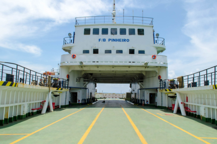 Ferry-boat: travessia de veículos pesados e motos está suspensa por tempo indeterminado