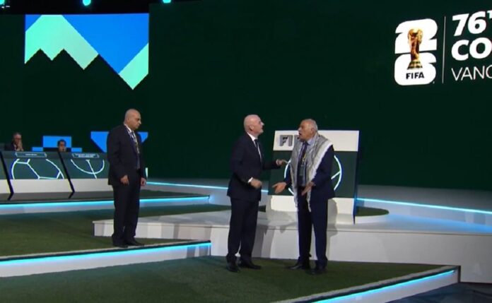 Presidente da FIFA sugere foto entre representantes de Israel e Palestina e gera tensão em congresso