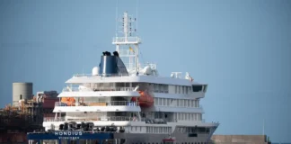 Passageiros de cruzeiro com surto de hantavírus testam positivo após repatriação Passageiros de cruzeiro com surto de hantavírus testam positivo após repatriação