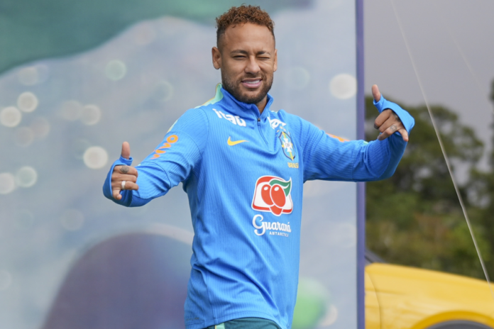 Neymar treina sem restrições com a Seleção Brasileira pelo segundo dia consecutivo